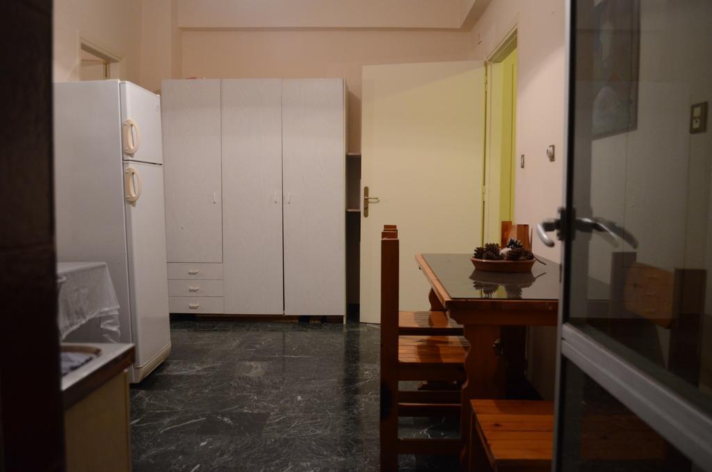 Kineta Apartments エクステリア 写真