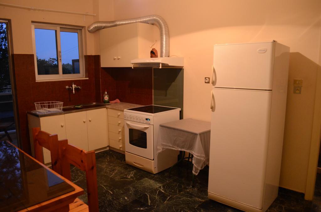 Kineta Apartments エクステリア 写真