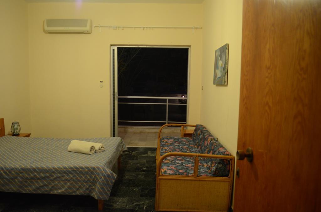 Kineta Apartments エクステリア 写真