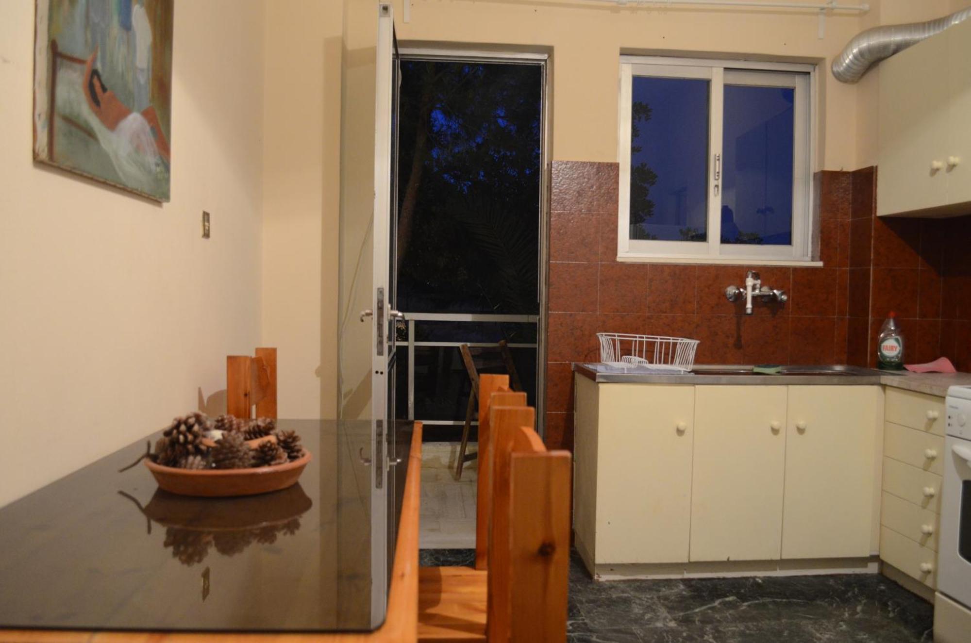 Kineta Apartments エクステリア 写真