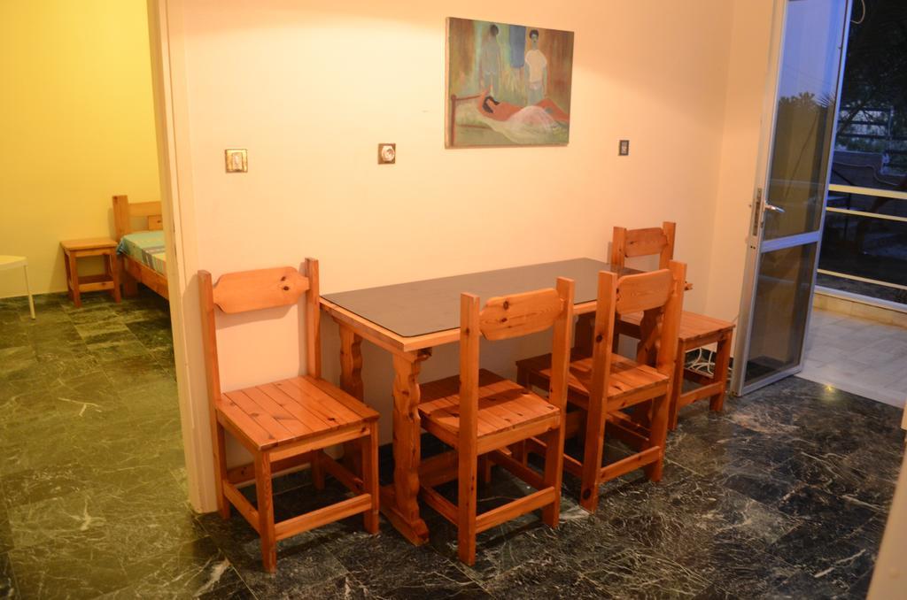 Kineta Apartments エクステリア 写真